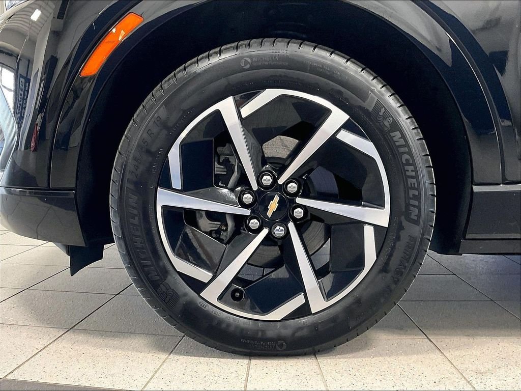 Used 2025 Black Chevrolet LT image 7