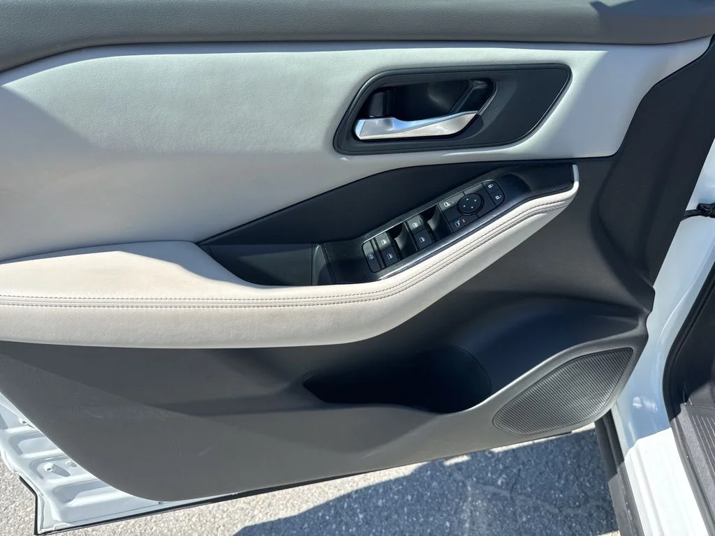 Used 2025 White Nissan SV image 24
