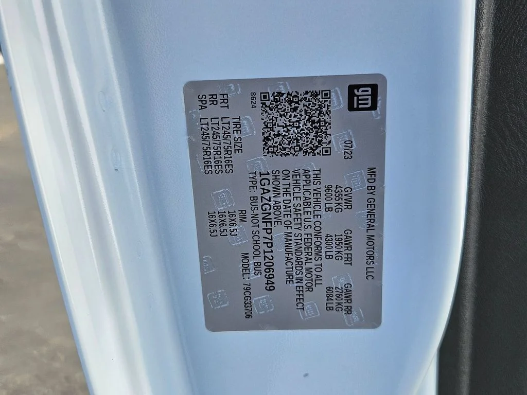 Used 2023 Summit White Chevrolet LS image 32