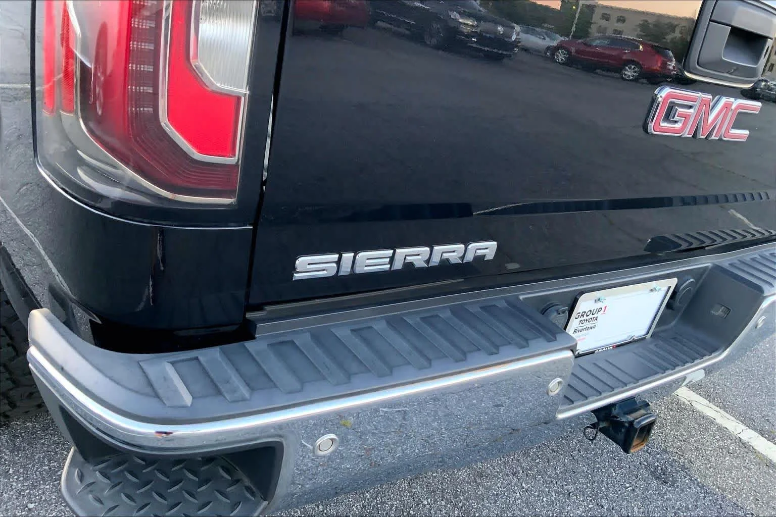 Used 2018 Onyx Black GMC SLT image 30