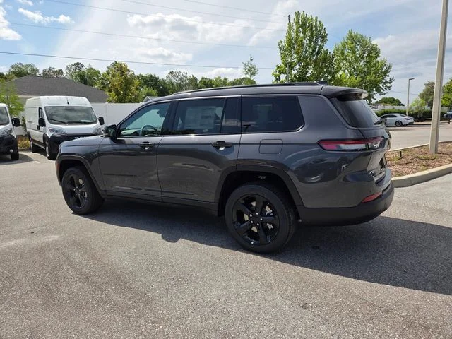 New 2026 Baltic Gray Metallic Clear-Coat Exterior Paint Jeep Limited image 9