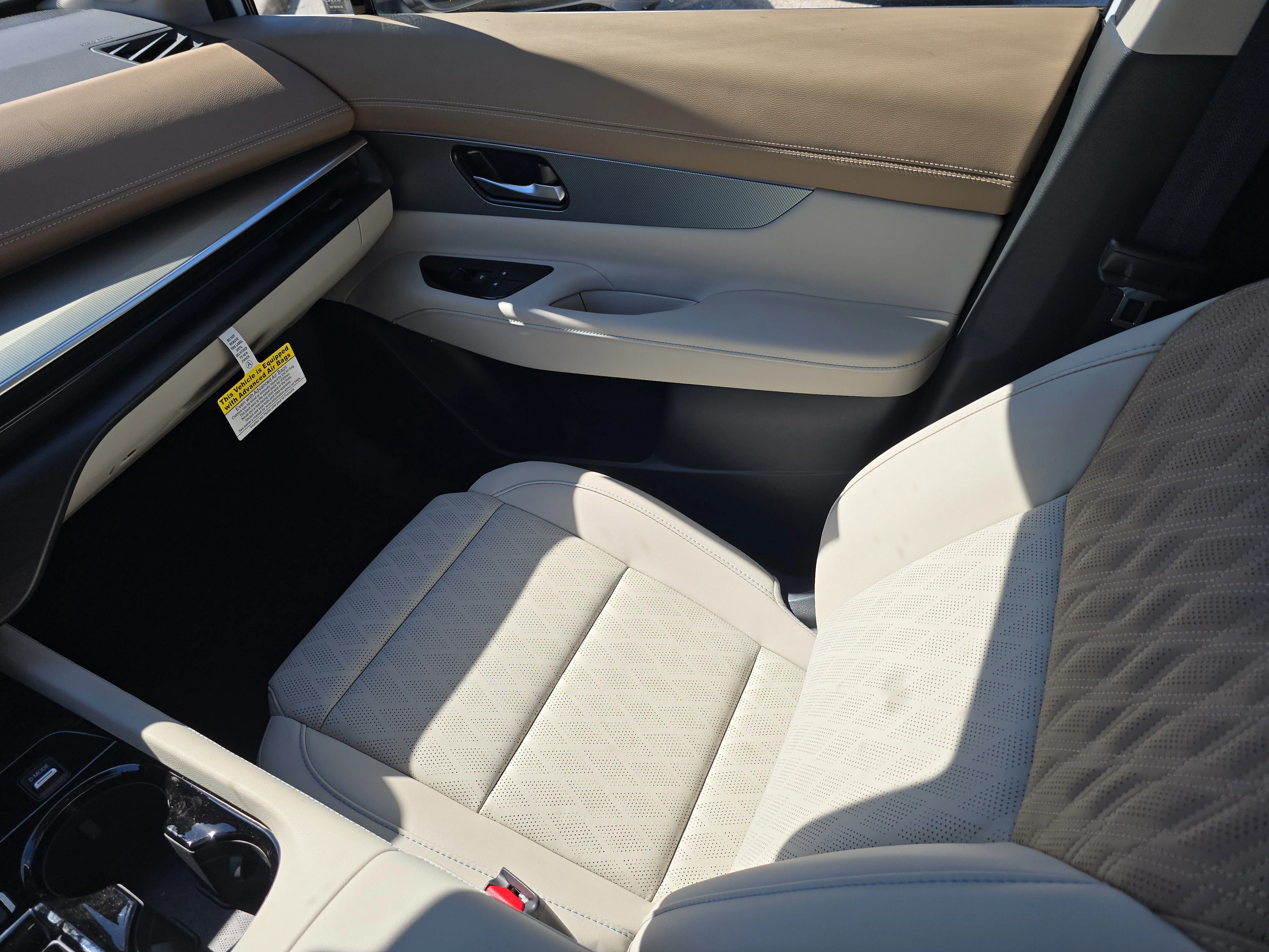 New 2026 Everest White Pearl TriCoat / Super Black Two-tone Nissan Platinum image 16