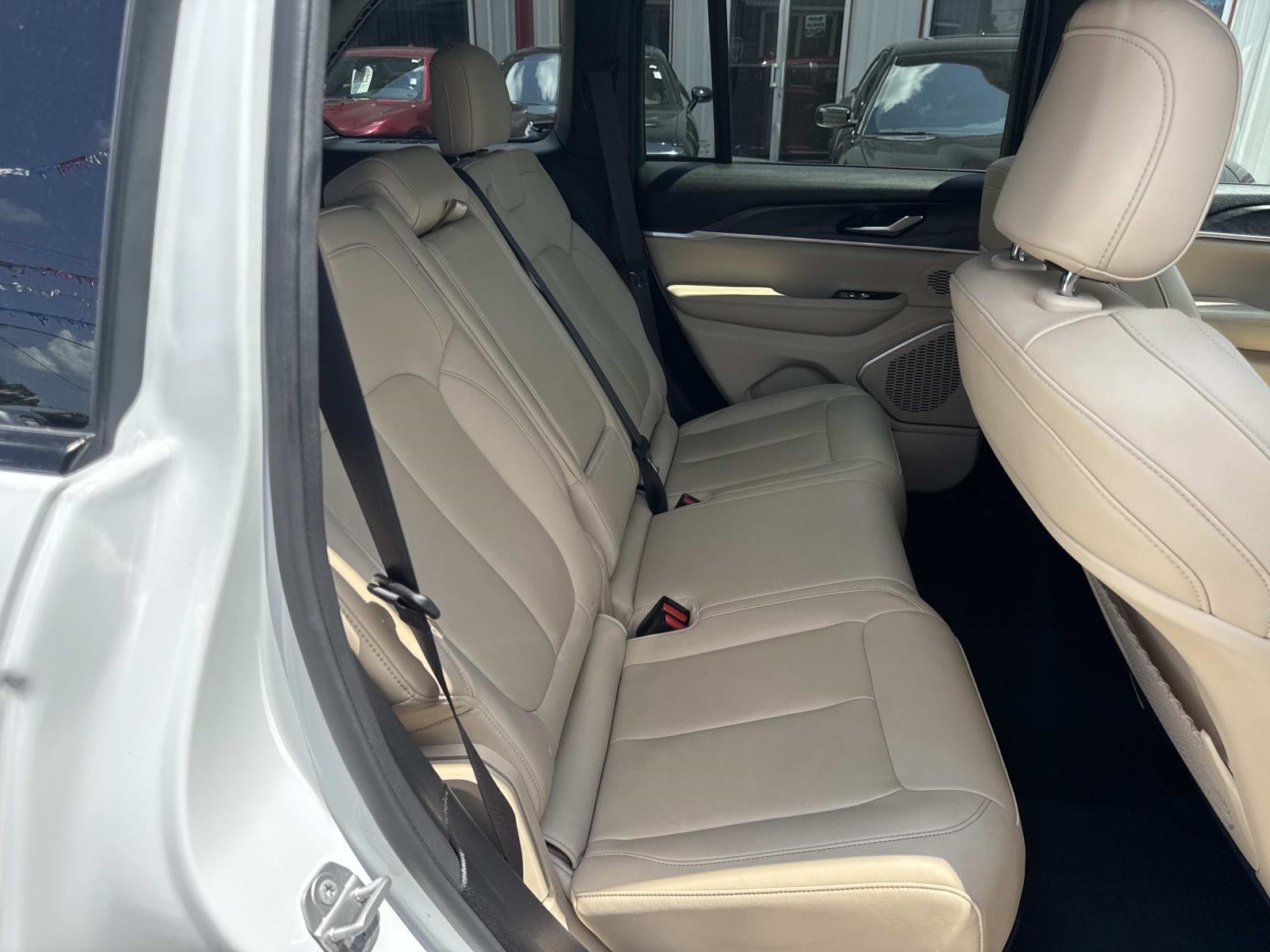 Used 2023 Bright White Clearcoat Jeep Limited image 9