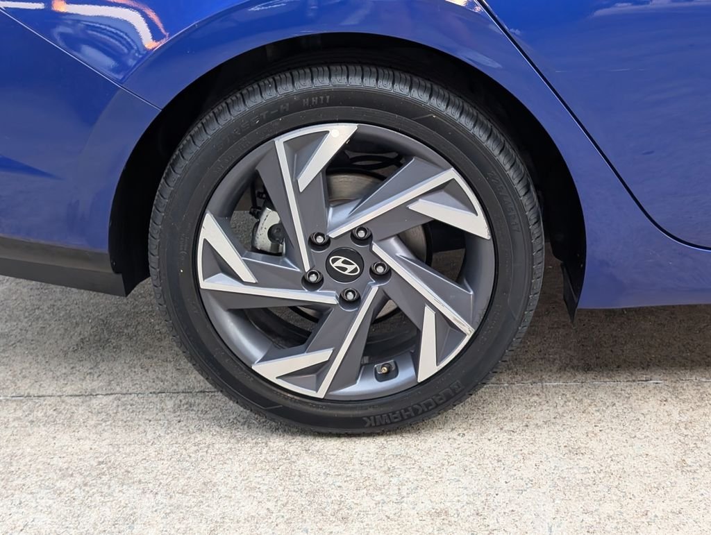 Used 2025 Blue Hyundai SEL Convenience image 3