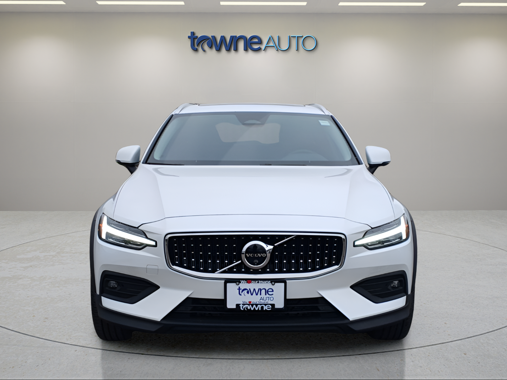 2025 Volvo V60 Cross Country Plus - Photo 8