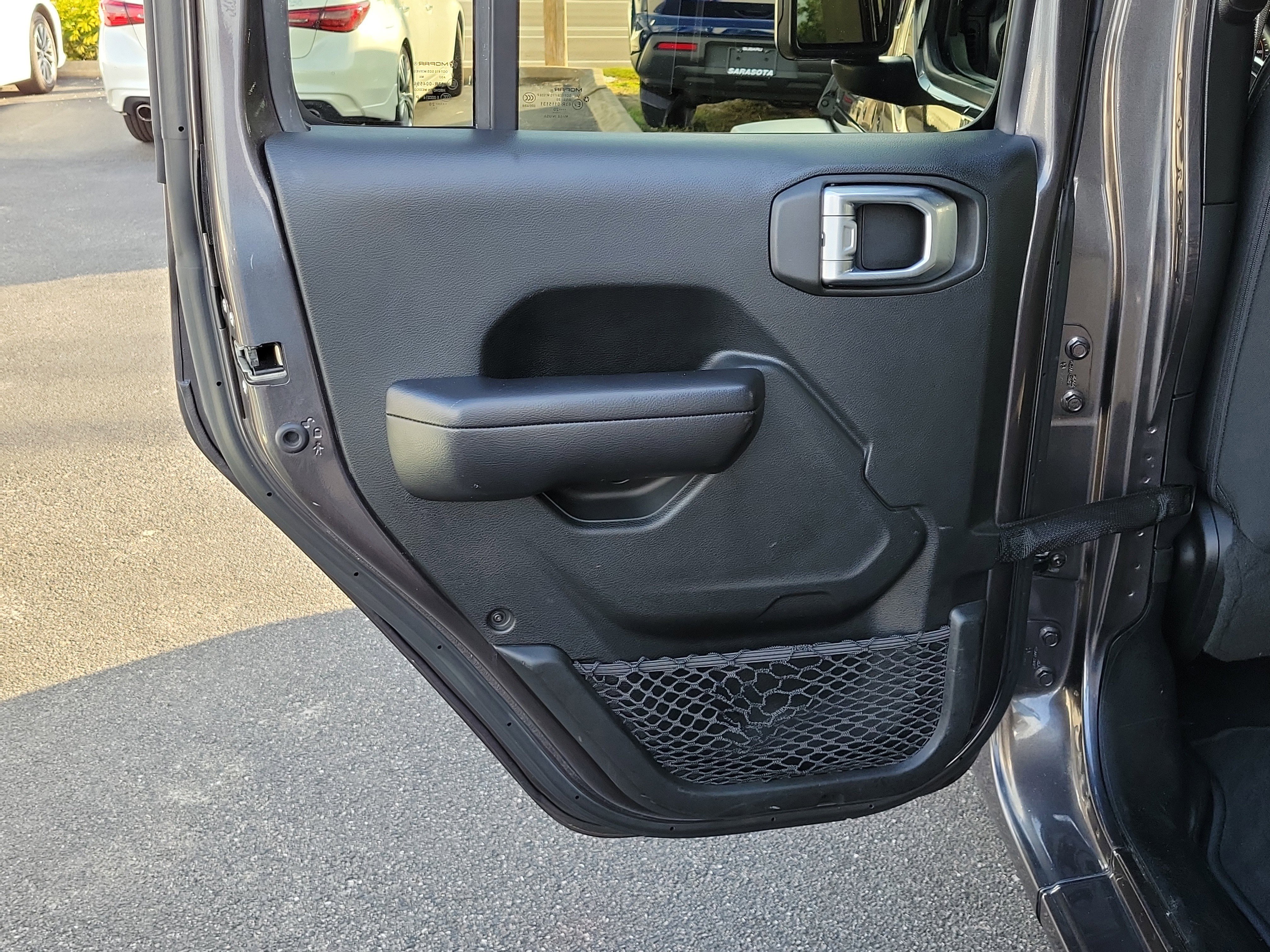 Used 2020 Granite Crystal Metallic Clearcoat Jeep Sport S image 12
