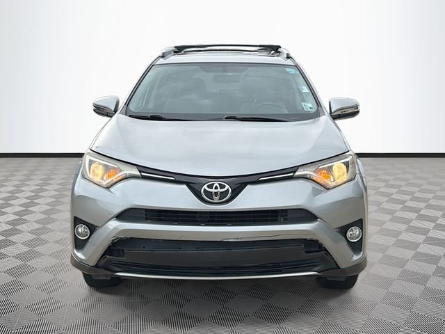 Used 2016 Silver Toyota XLE image 2