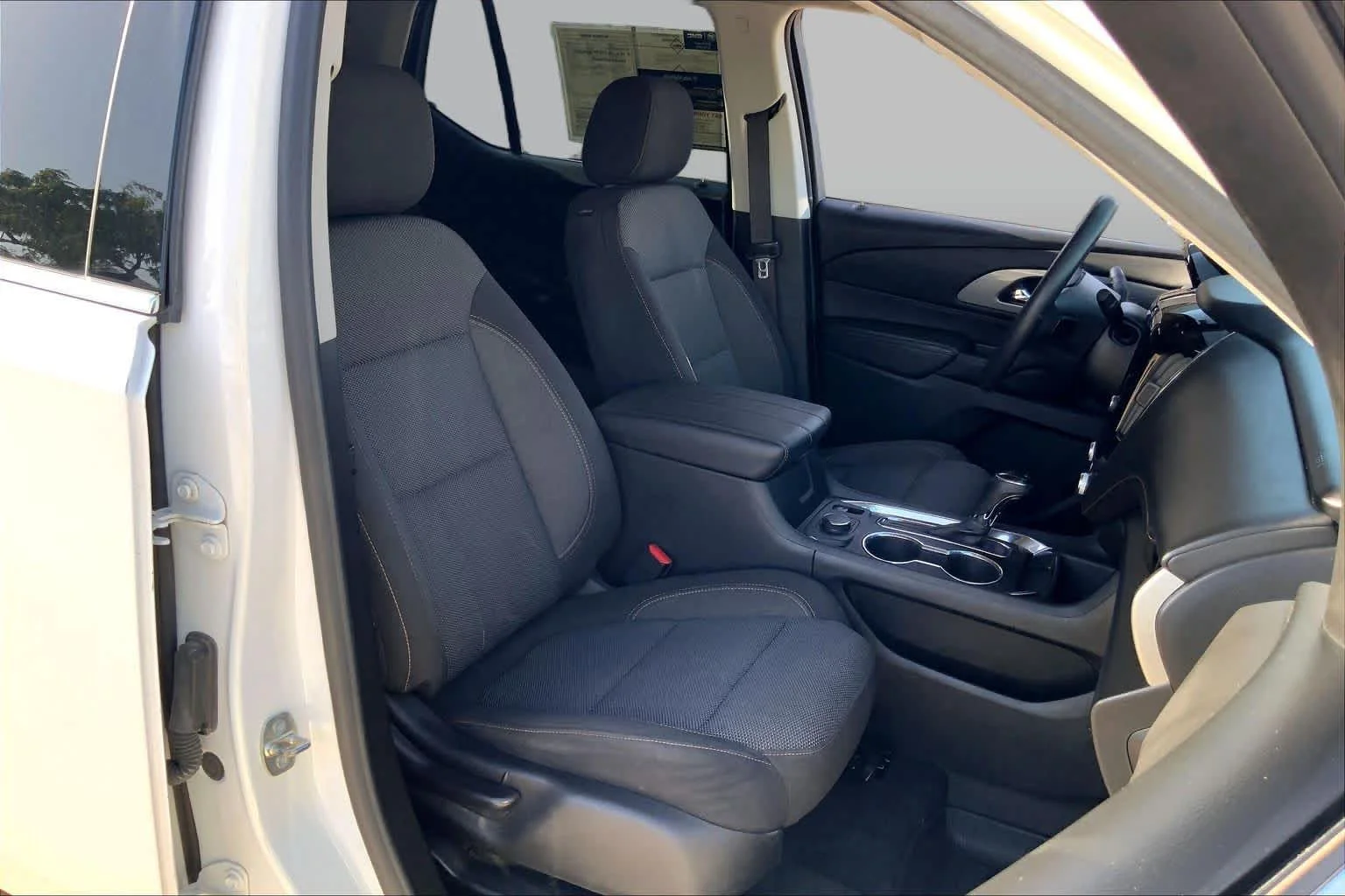 Used 2020 Summit White Chevrolet LS image 9