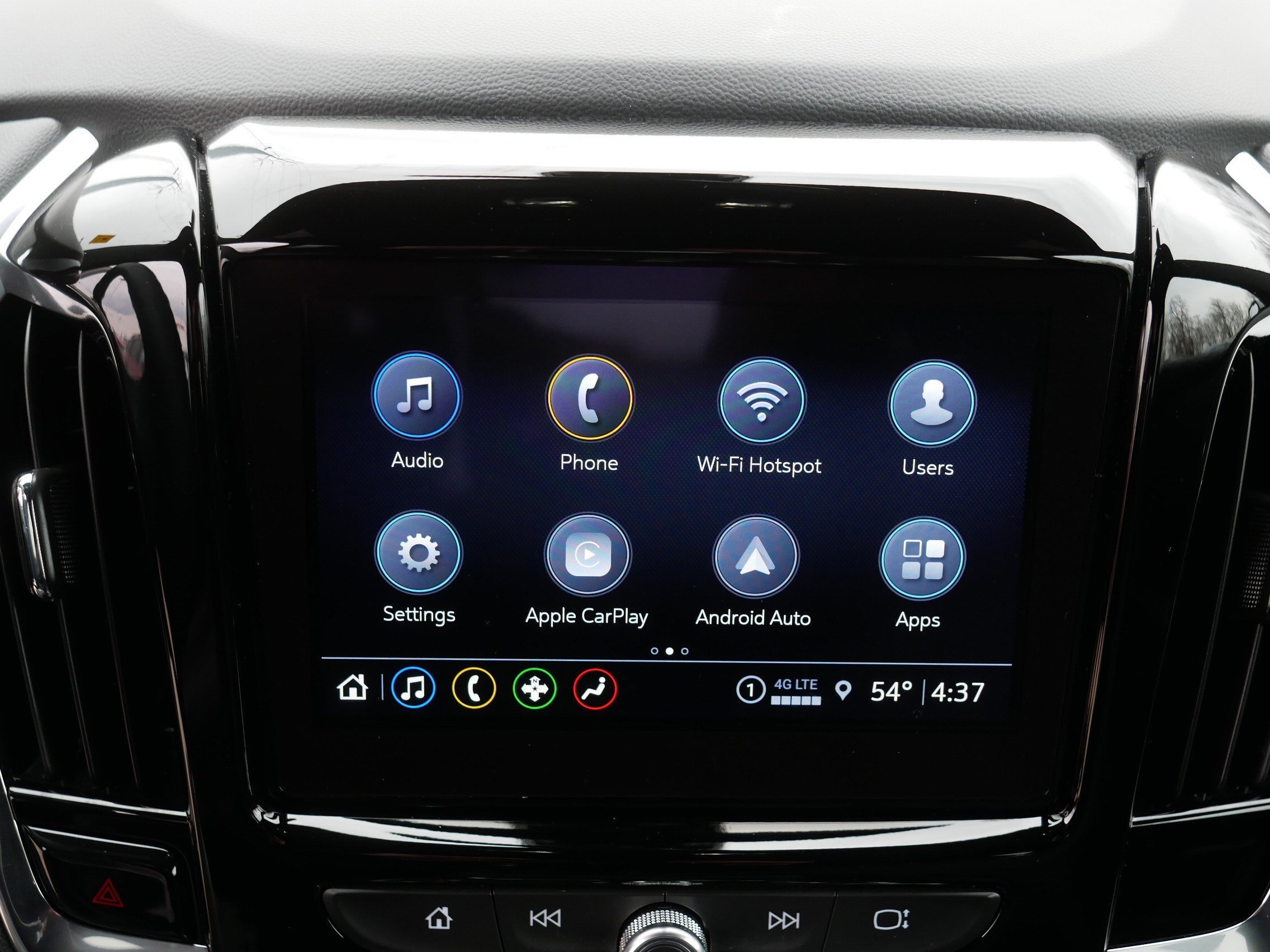 Used 2023 Summit White Chevrolet LT Cloth image 30