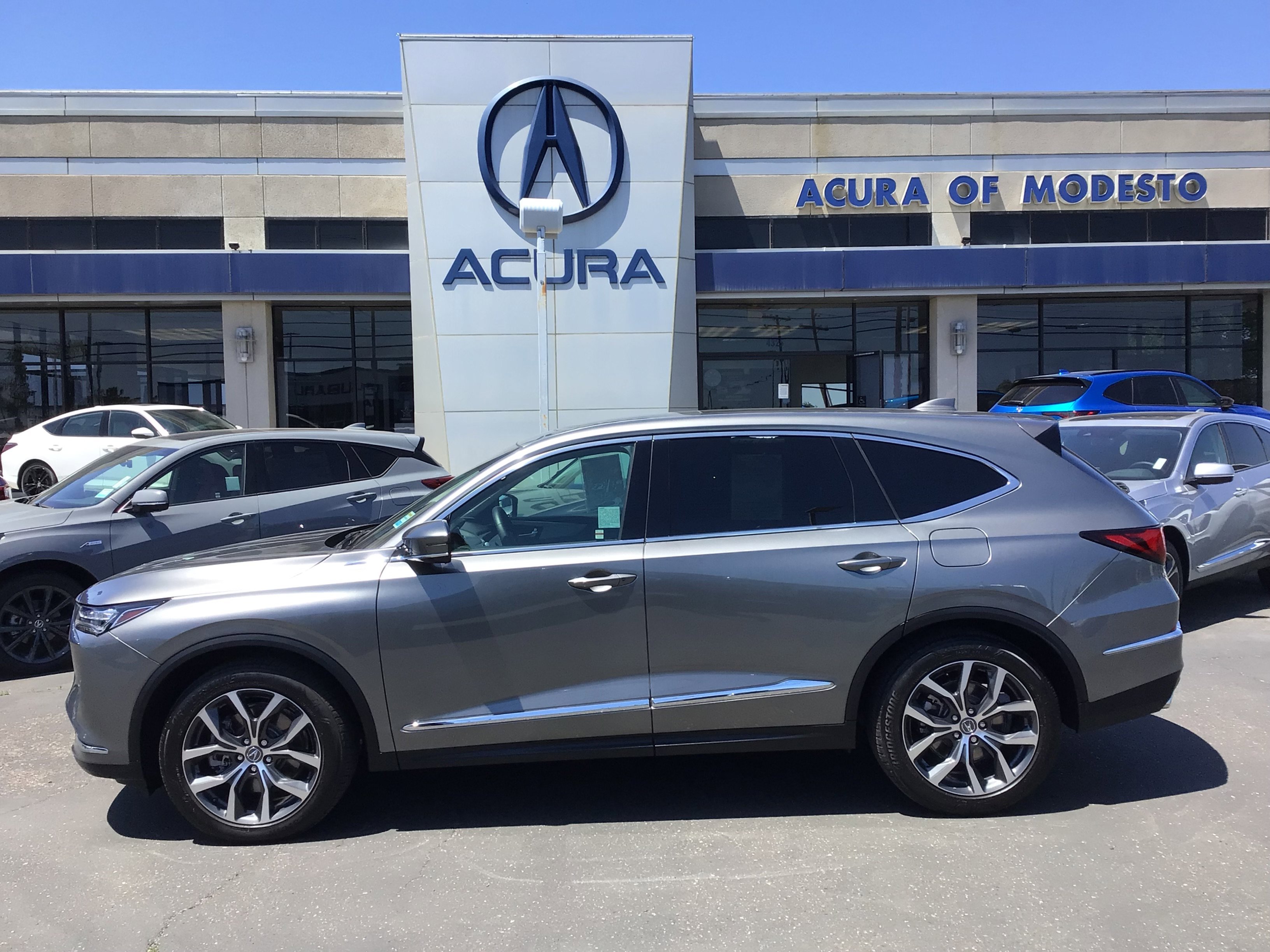 2023 Acura MDX SH-AWD w/Technology Package's photo