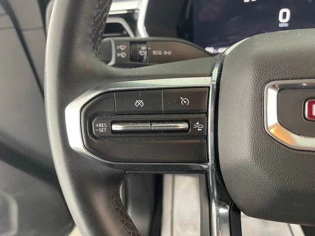 Used 2025 Silver GMC Elevation image 39