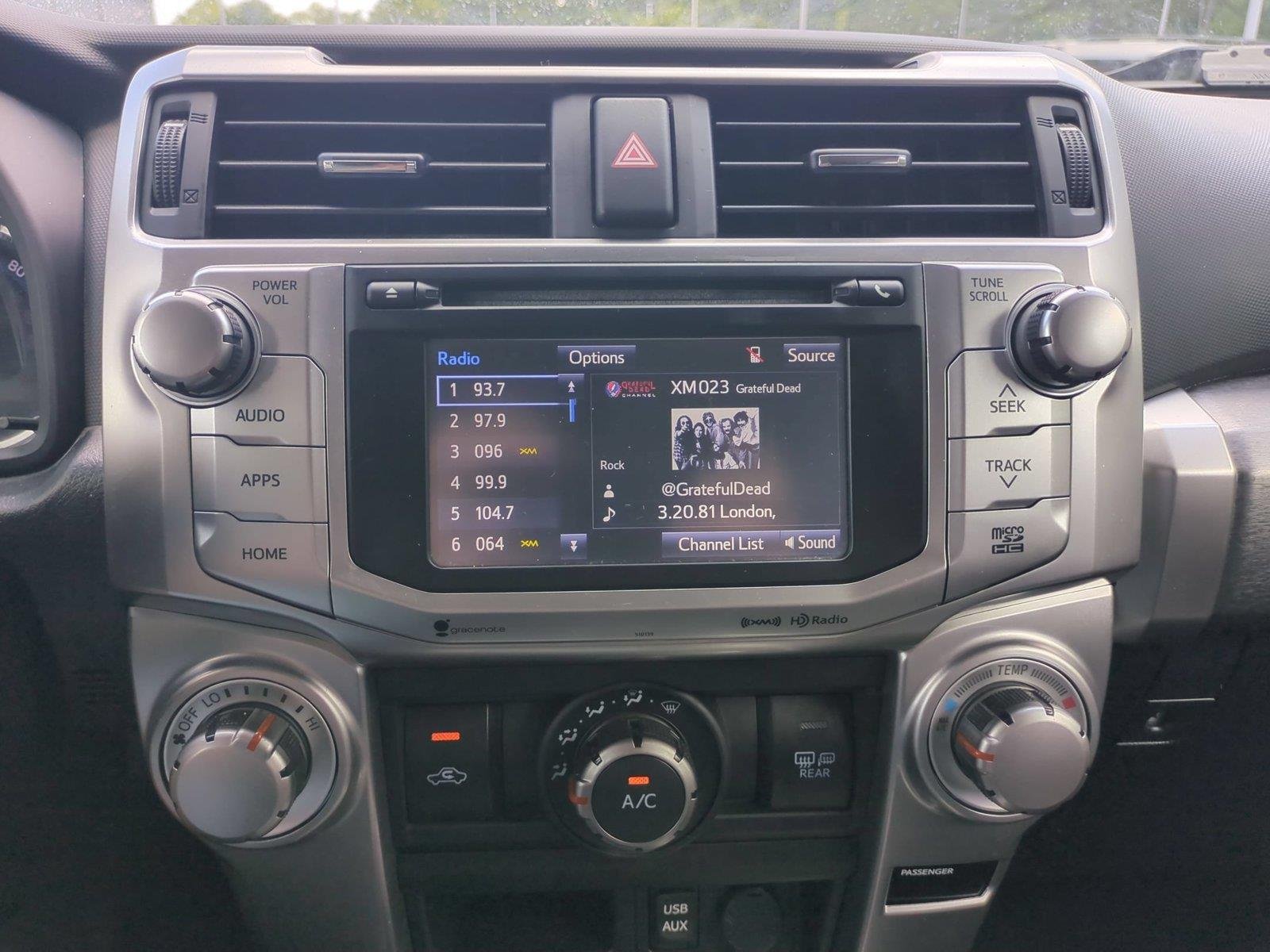 Used 2018 Nautical Blue Metallic Toyota SR5 Premium image 24