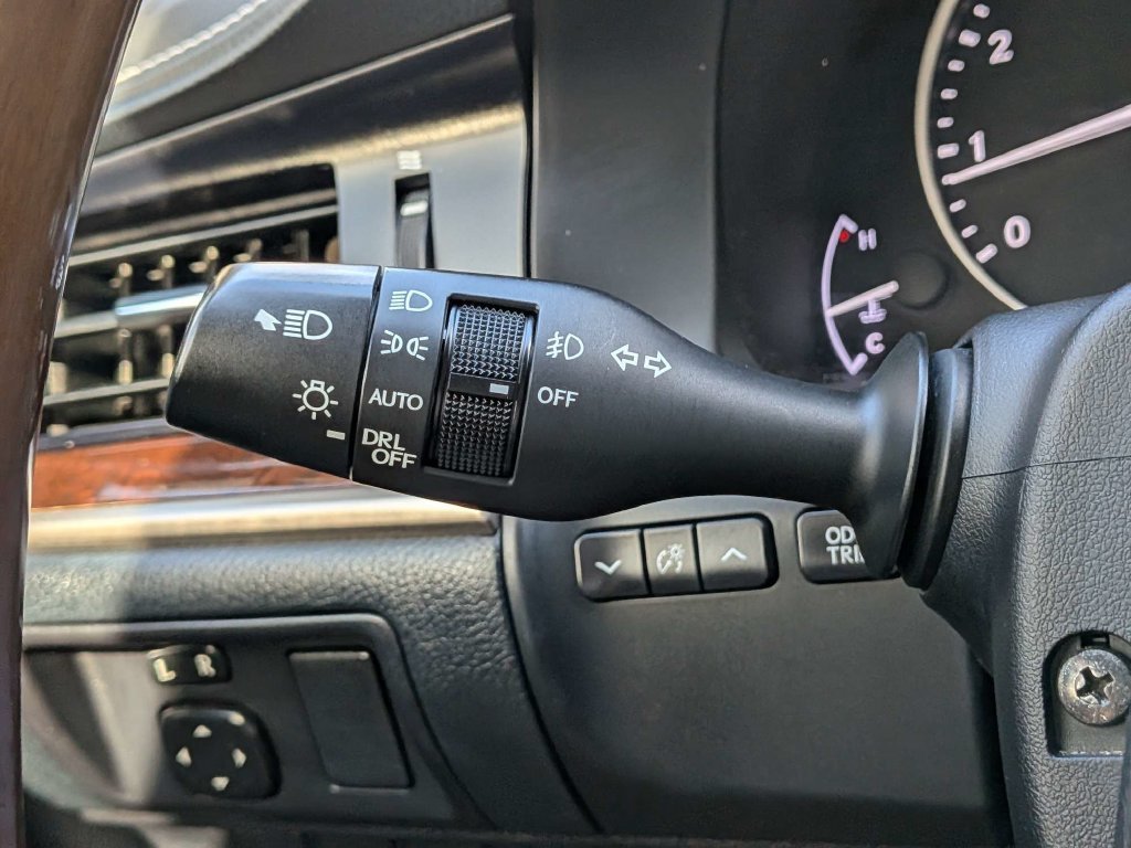 Used 2013 Silver Lexus 350 image 36