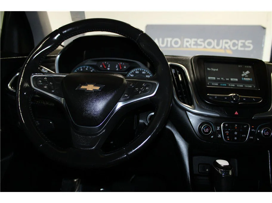 Used 2018 Silver Ice Metallic Chevrolet LT image 30