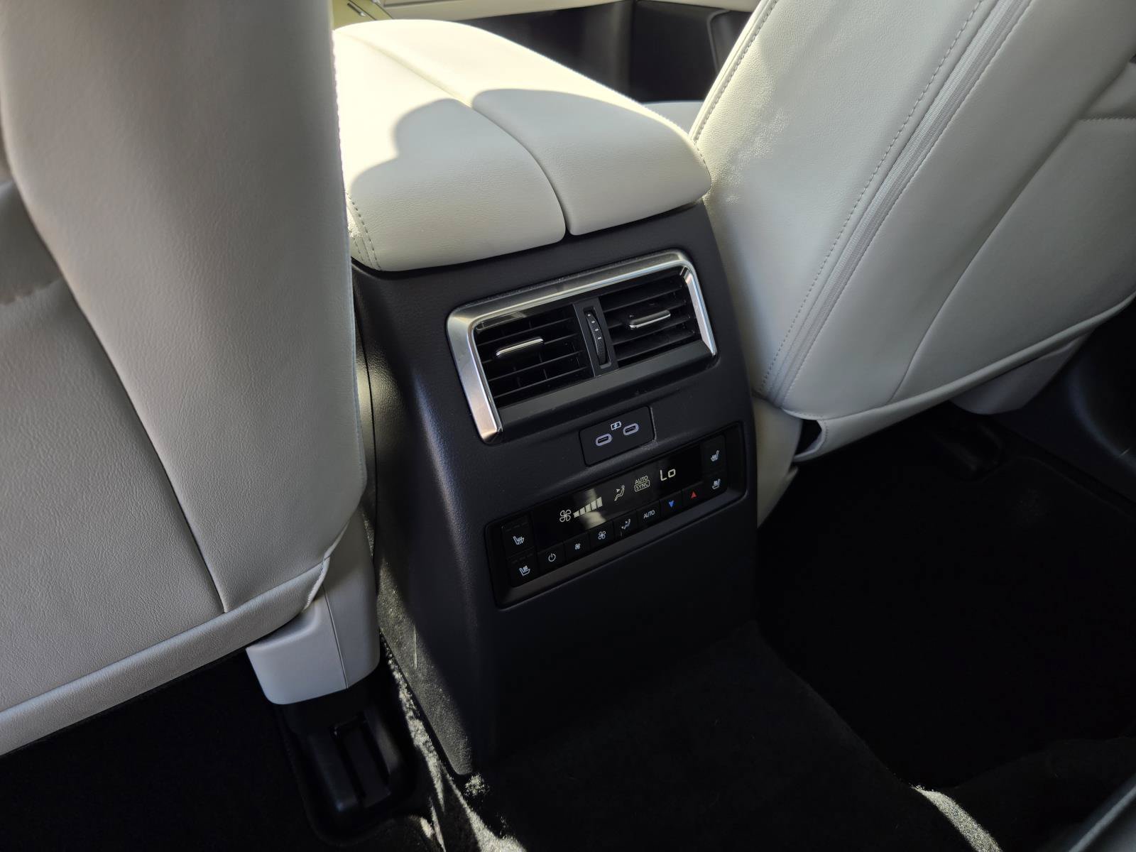 Certified Used 2026 White Mazda 3.3 Turbo S Premium Plus image 23