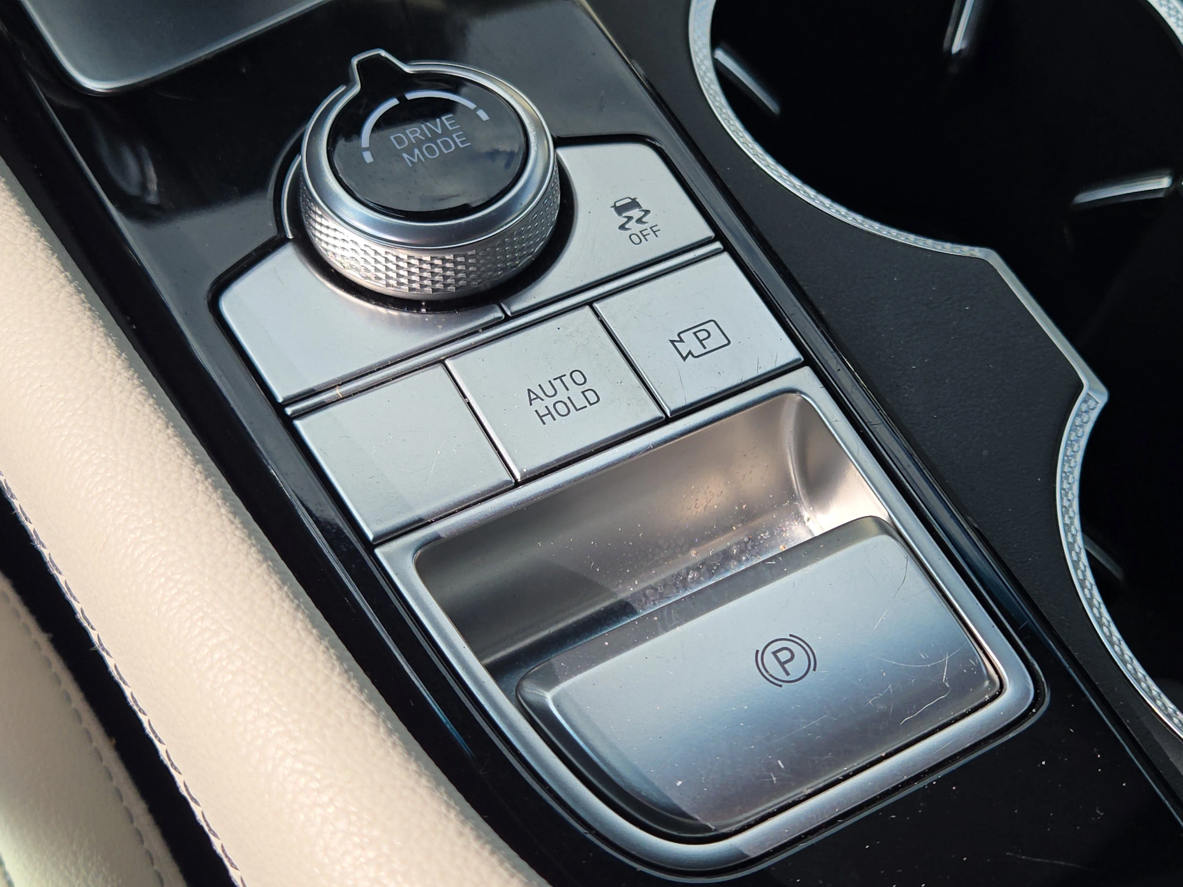 2025 GENESIS G70 Standard - Photo 32