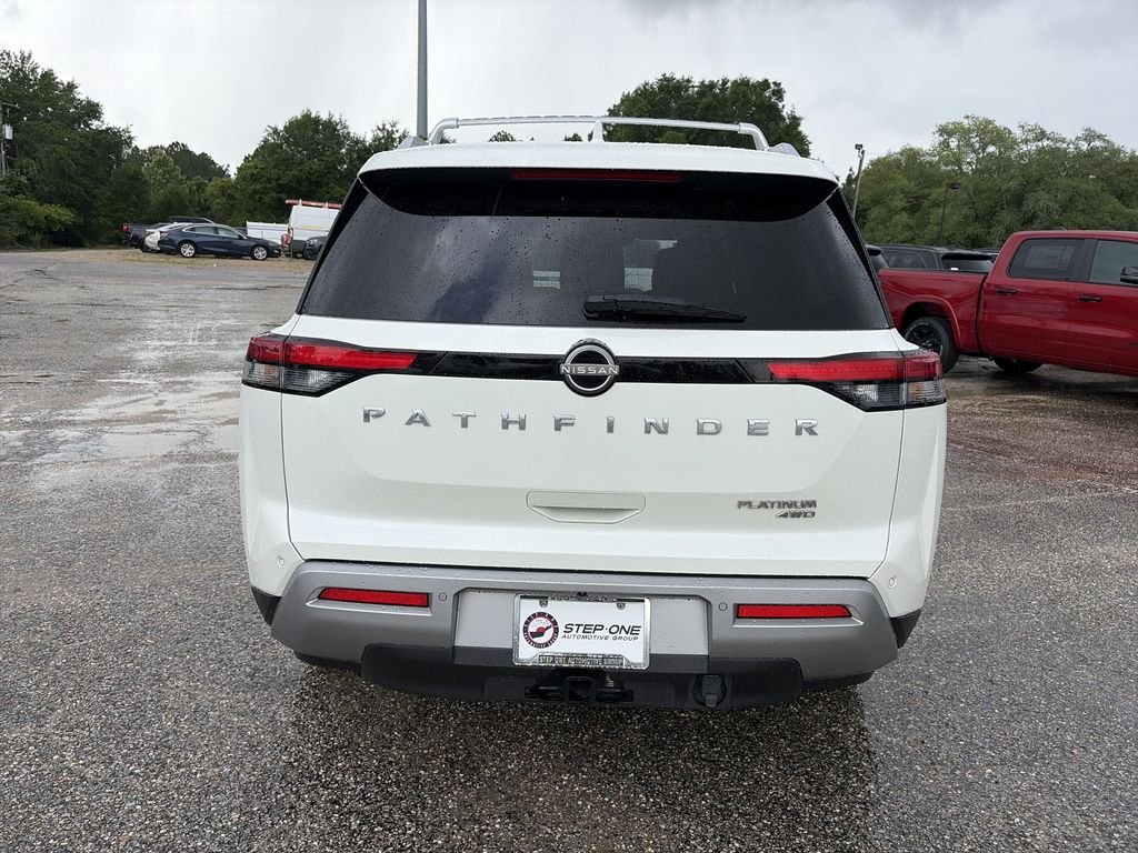 Used 2023 White Nissan Platinum image 5
