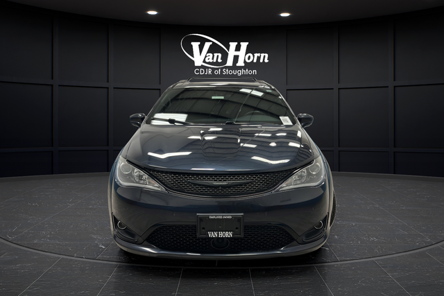 Used 2020 Maximum Steel Metallic Clearcoat Chrysler Touring L image 2