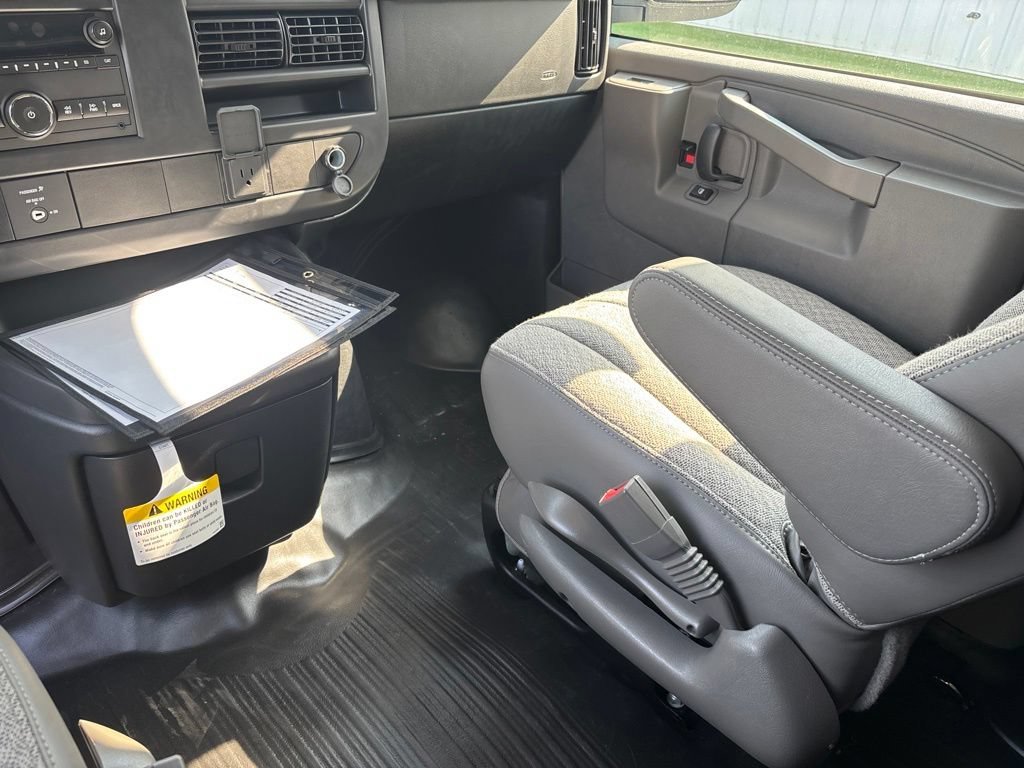 2026 GMC Savana Cargo Work Van - Photo 15