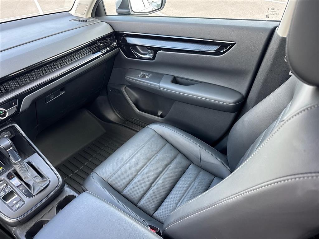 Used 2025 Solar Silver Metallic Honda EX-L image 14