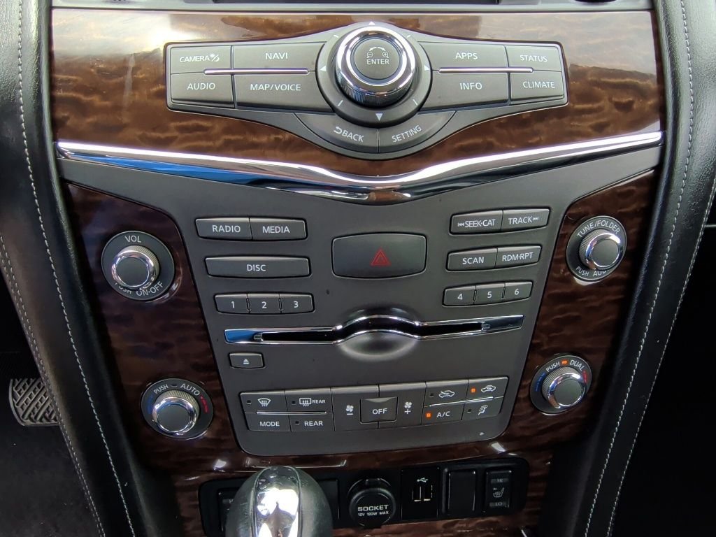 Used 2019 Super Black Nissan SL image 29