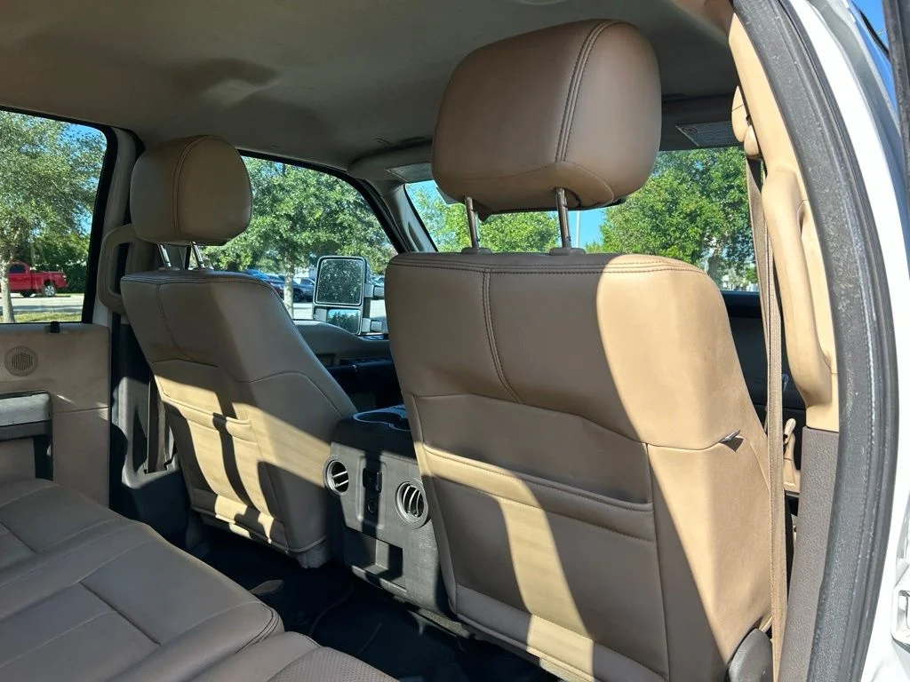 Used 2014 Oxford White Ford Lariat image 42