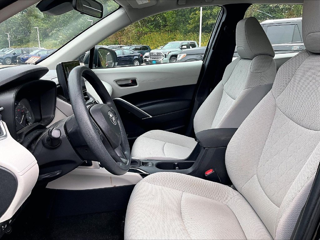 Used 2023 Black Toyota L image 4