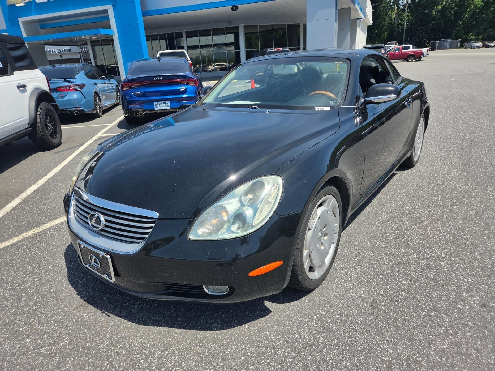 Used 2002  Lexus Base image 2