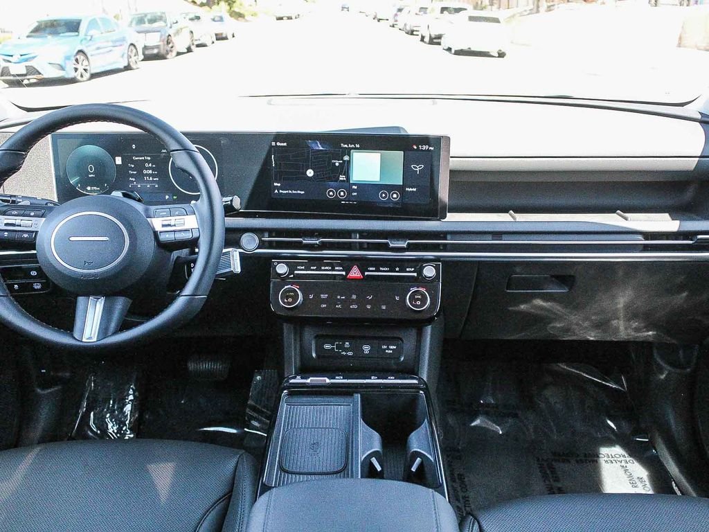 Used 2025 Silver Hyundai SEL Convenience image 13