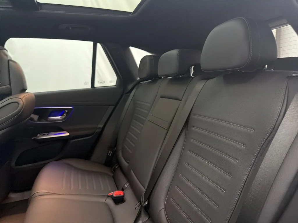 Used 2026 Black Mercedes-Benz GLC 300 image 18