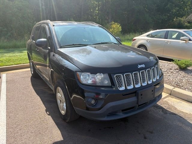 Used 2014 Black Jeep Latitude image 3