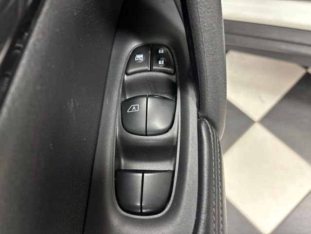 2018 Nissan Rogue SV - Photo 11