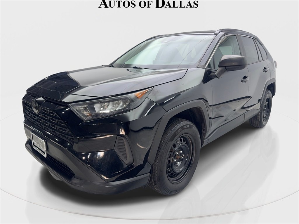 2021 Toyota RAV4 LE photo 2