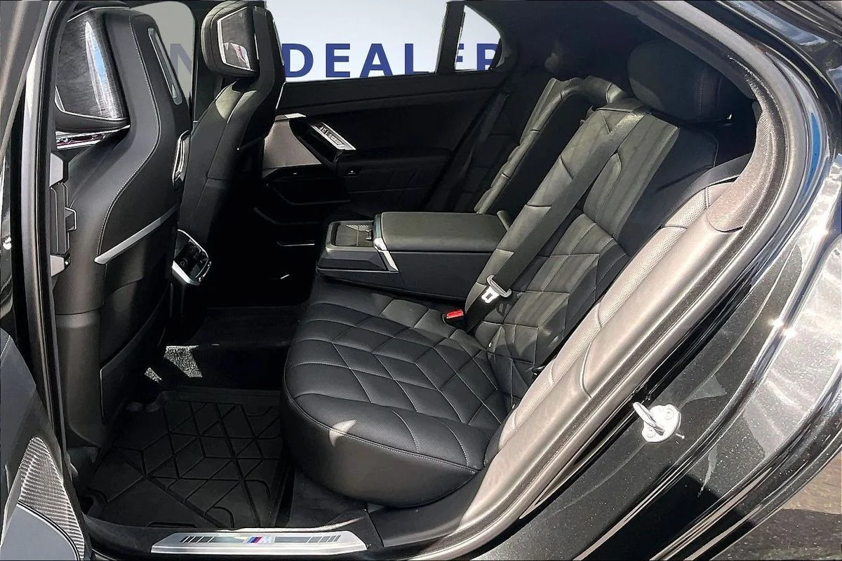 Used 2024  BMW xDrive image 22