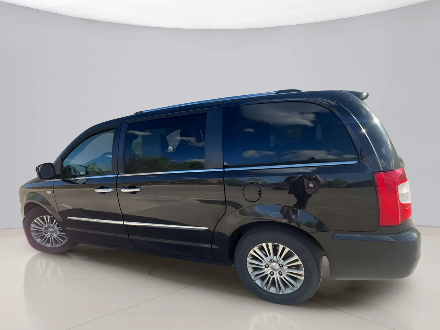 Used 2014 Brown Chrysler TOURING-L image 5