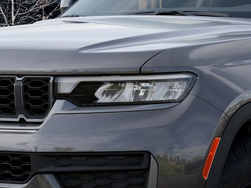 New 2026 Baltic Gray Metallic Clear-Coat Exterior Paint Jeep Laredo Altitude image 10