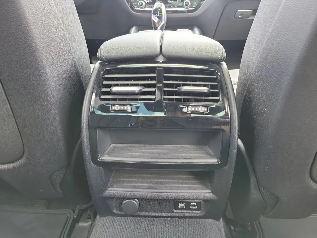 Used 2023 Black BMW i image 21