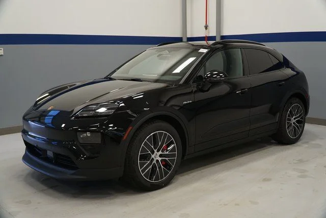 2026 Porsche Macan S - Photo 1
