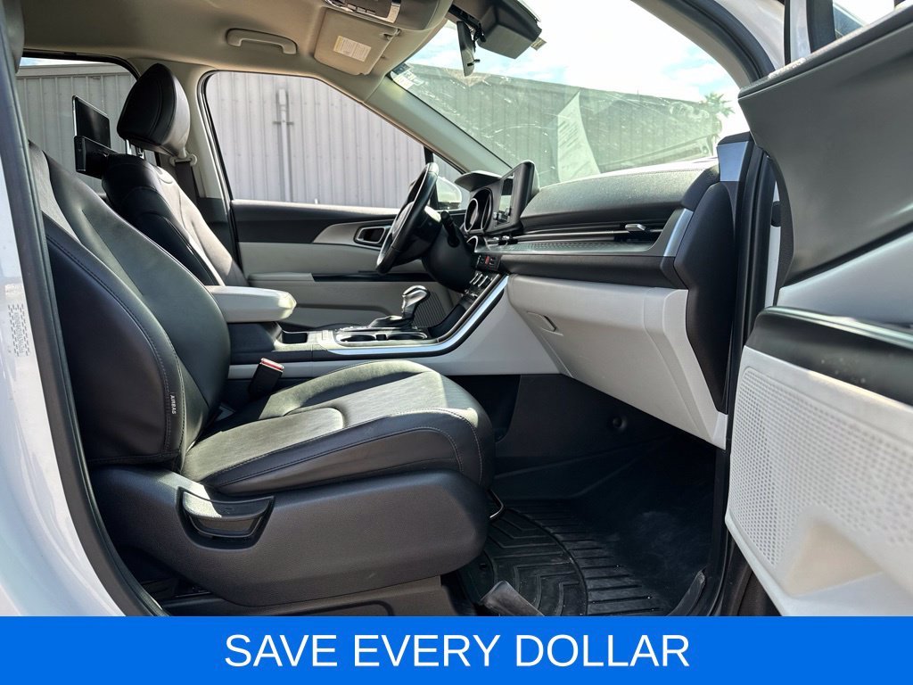 Used 2024 White Kia LX image 15