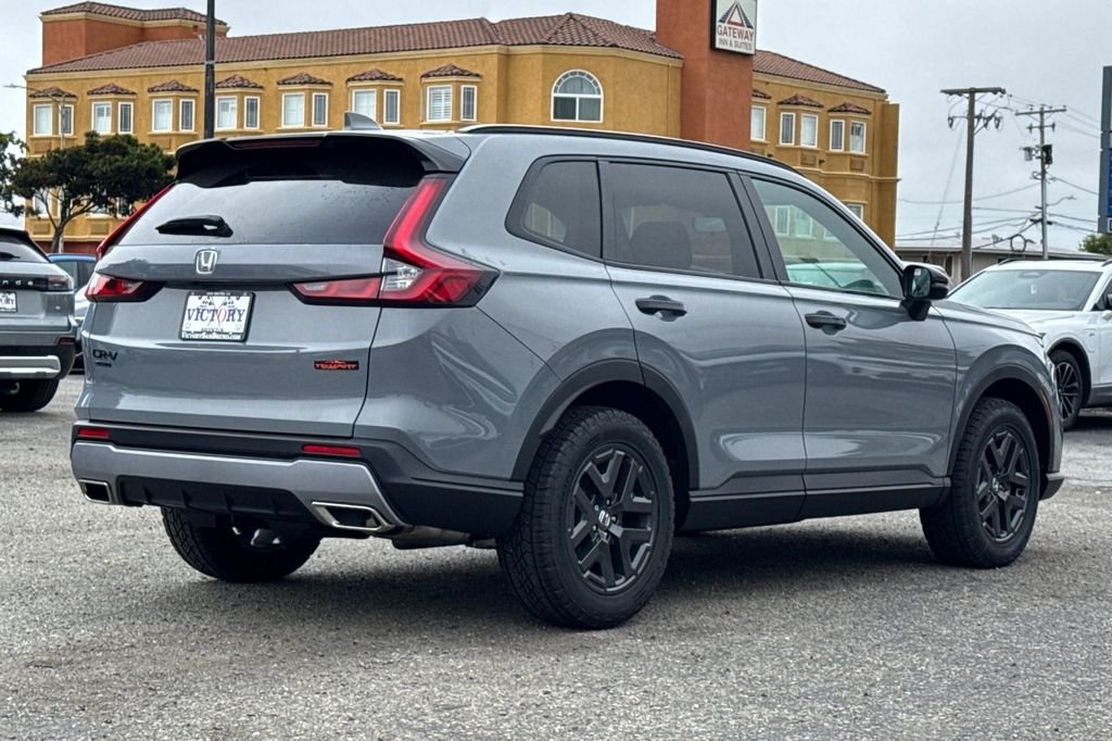 New 2026 Urban Gray Pearl Honda TrailSport image 4