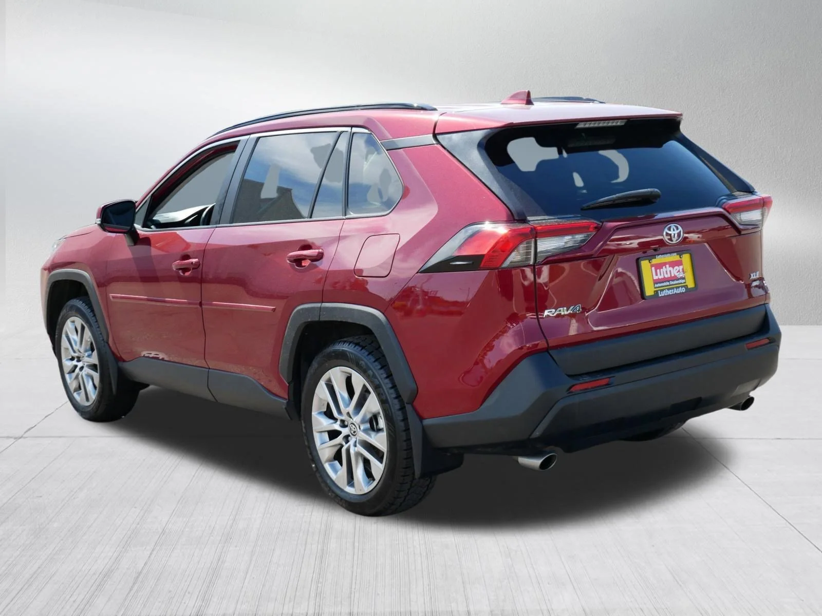 Used 2024 Ruby Flare Pearl Toyota XLE Premium image 5