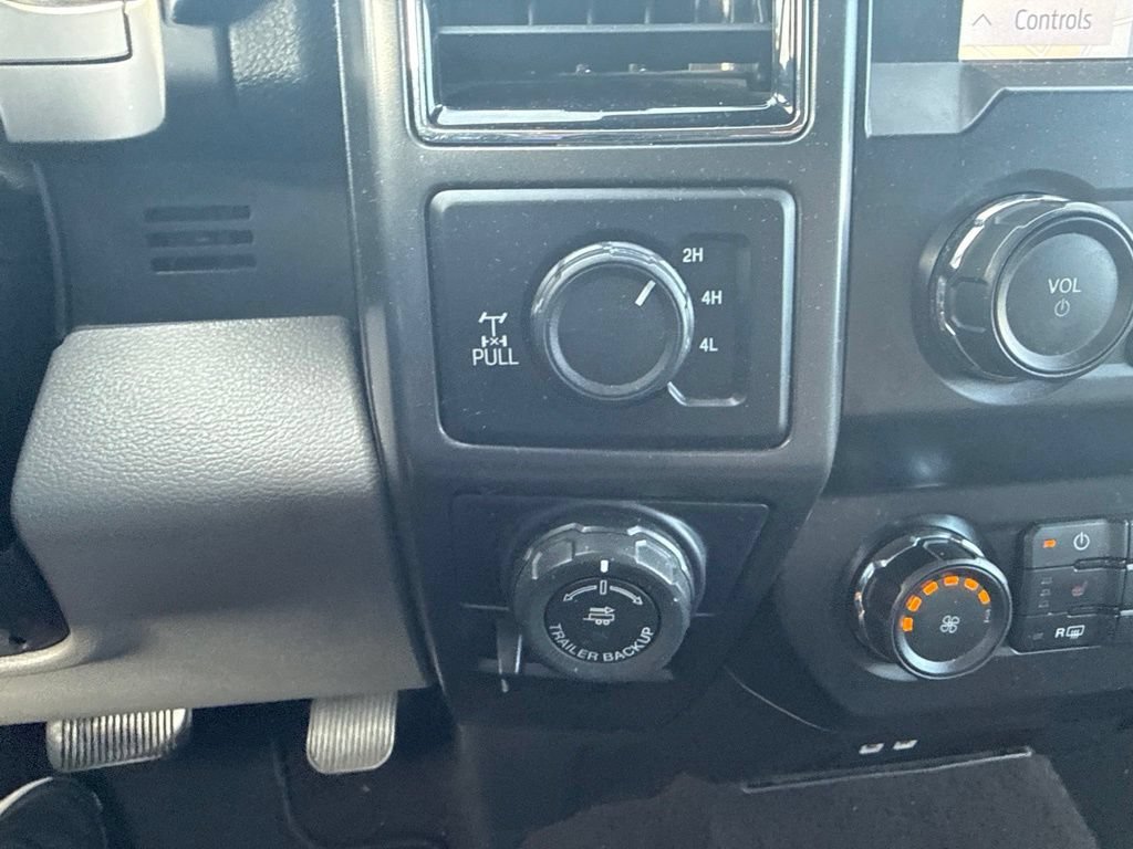 Used 2019 Oxford White Ford XLT image 28