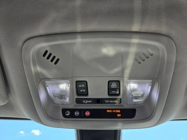 Used 2020 White Chevrolet LT image 31