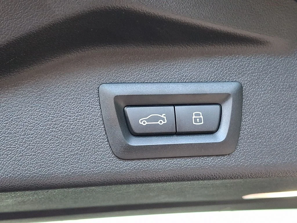 Used 2026 Gray Metallic BMW xDrive40i image 33