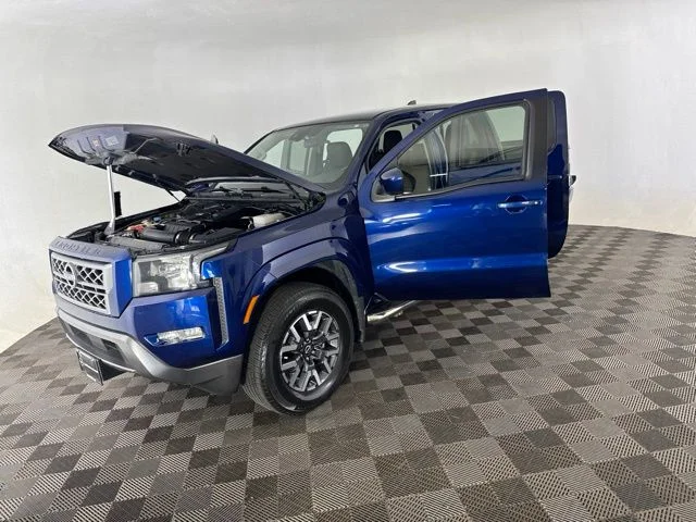 Used 2022 Blue Nissan SV image 10