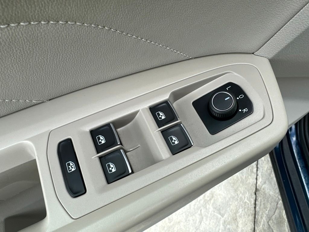2021 Volkswagen Atlas SE w/Tech R-Line - Photo 10
