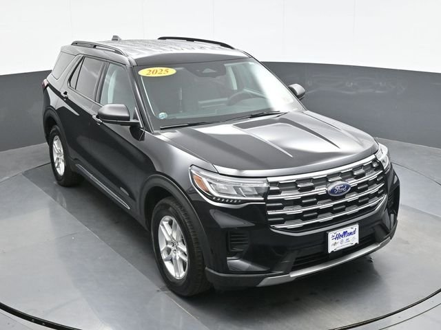 Used 2025 Black Ford Active image 14