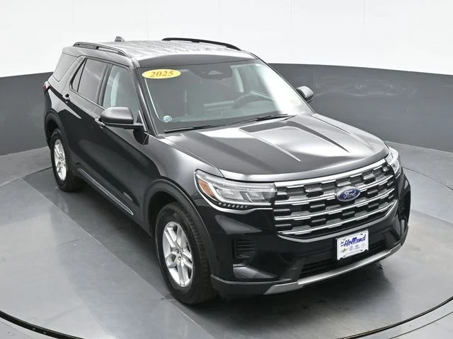 Used 2025 Black Ford Active image 14