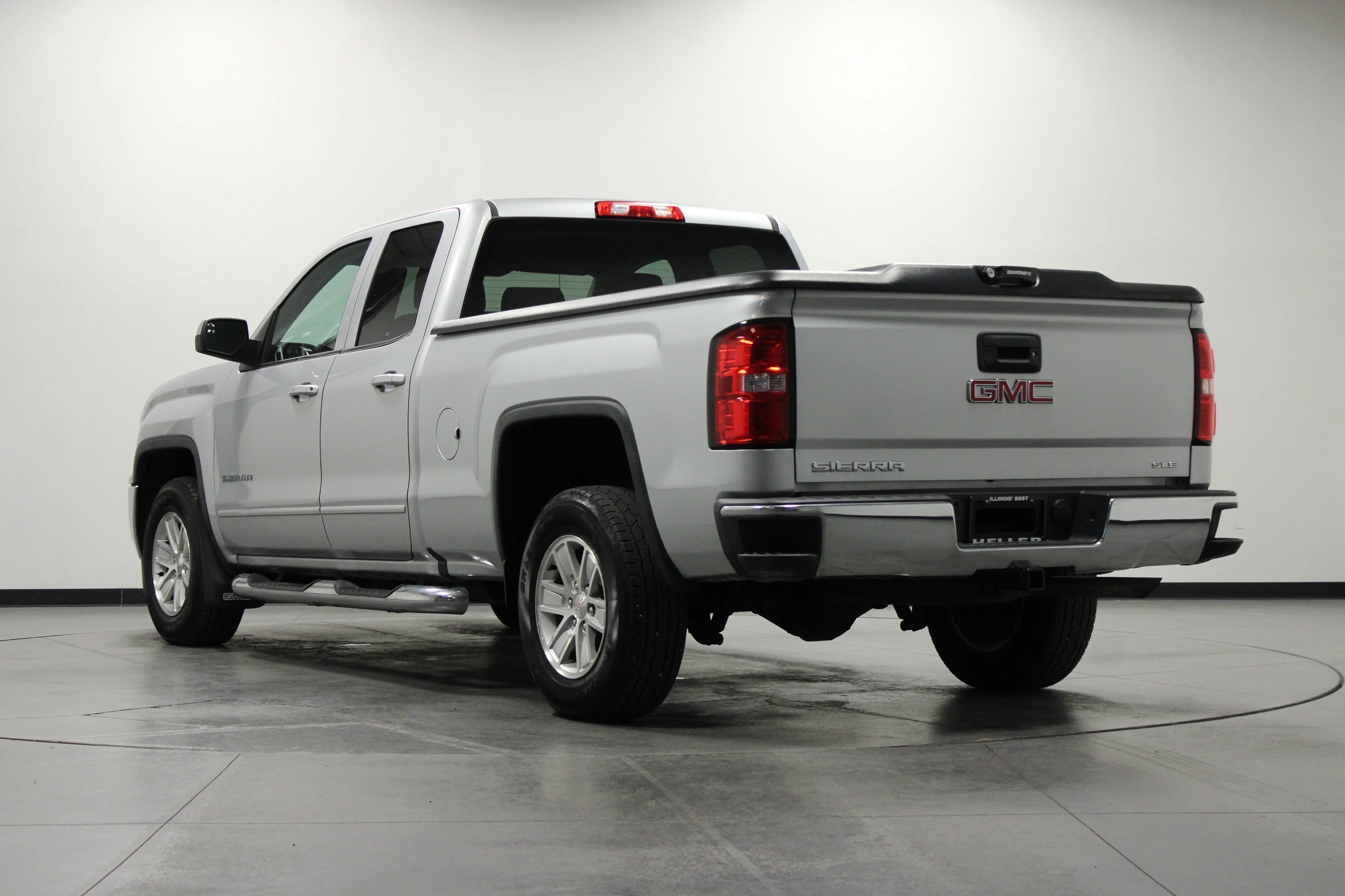 Used 2018 QUICKSILVER METALLIC GMC SLE image 6