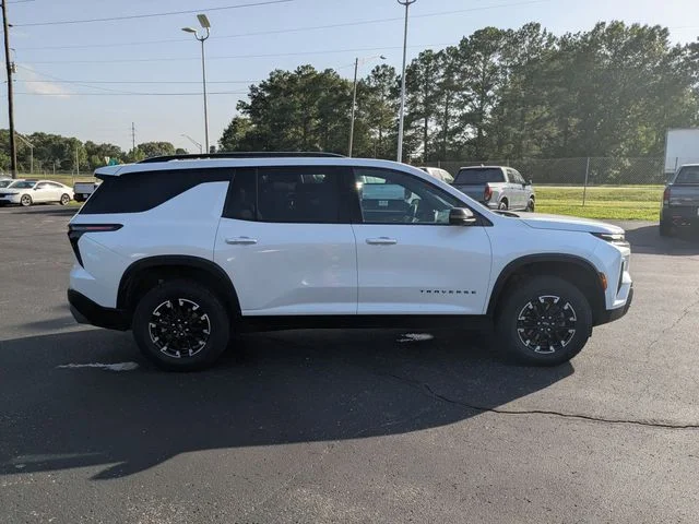 Used 2025 Pearl Chevrolet Z71 image 6